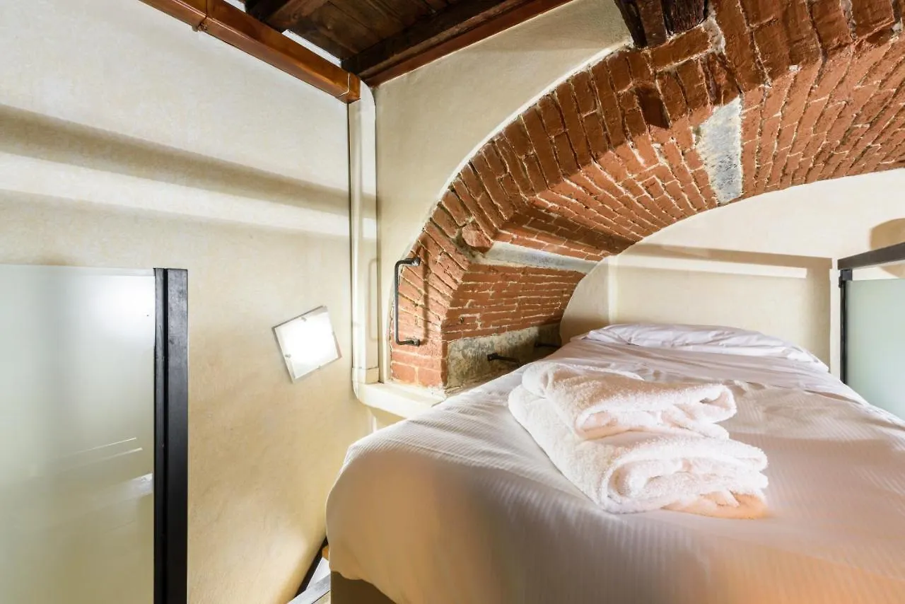 Pepi Red Apartment Florence 0*,  Italy