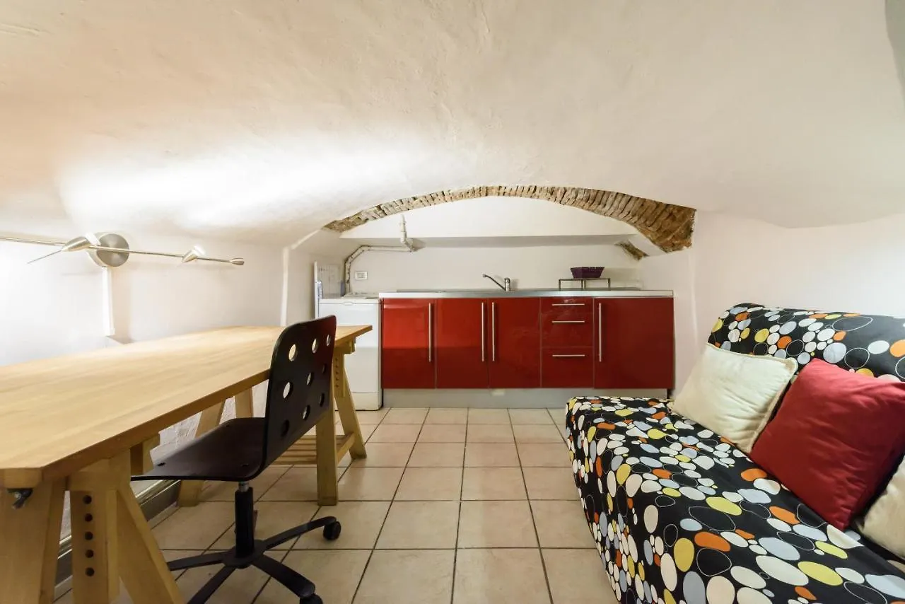 Pepi Red Apartment Florence
