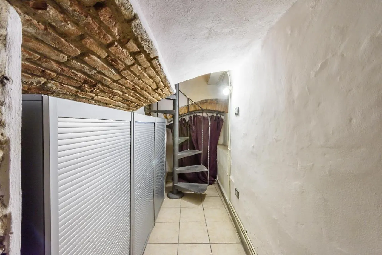 Pepi Red Apartment Florence